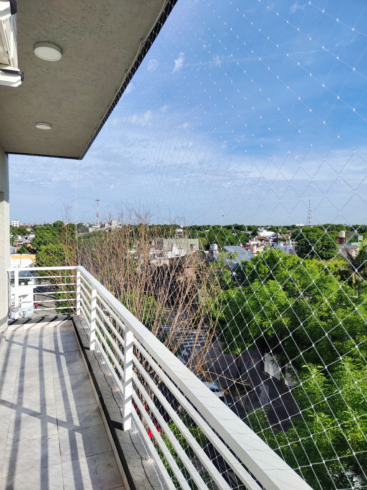 red para balcon en Caseros, Buenos Aires